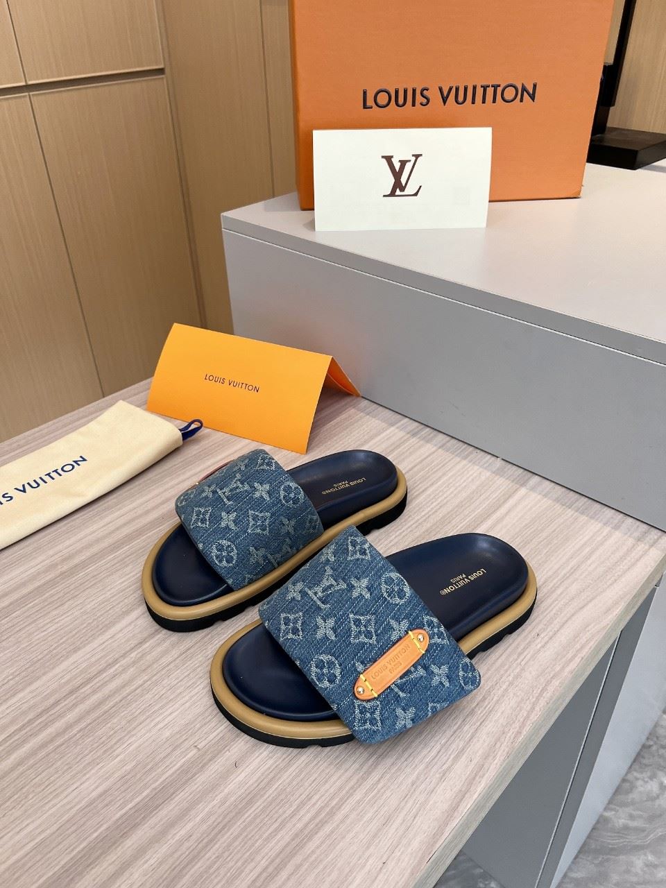 Louis Vuitton Slippers